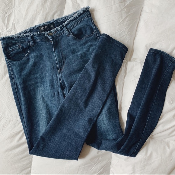 Just Black Denim - Just Black Dark Skinny Jeans w/ Frey Waist Detail